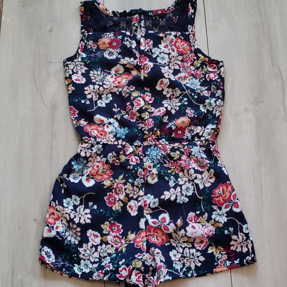 Summer Romper - Picture 4 of 5